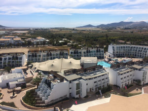 ¡Nuevo récord! Carpa de 12 metros de altura en el Hotel Hard Rock Ibiza - Safara Carpas