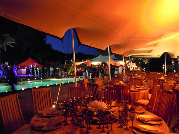 El encanto de las carpas para pequeños eventos - Safara Carpas